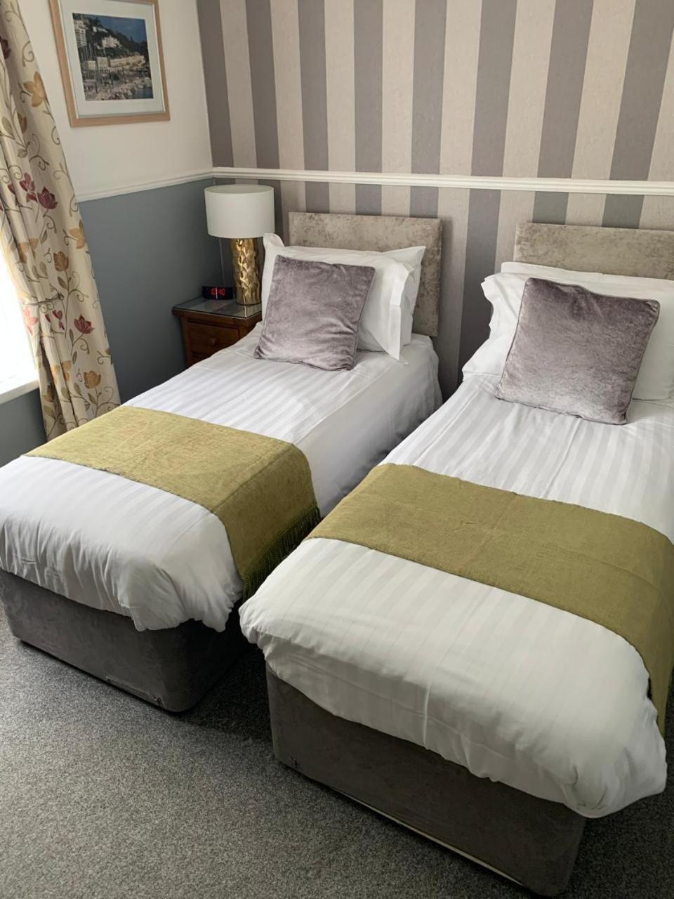 Abingdon House Bed & Breakfast ทอร์คิ ภายนอก รูปภาพ